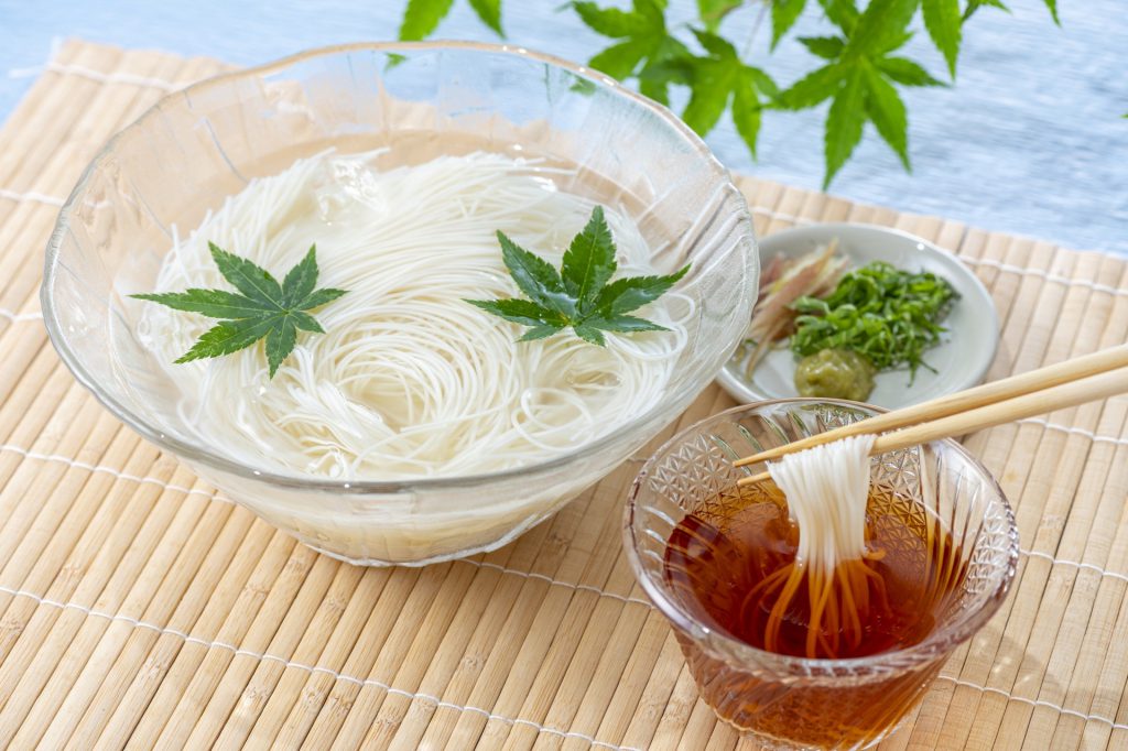 A bowl of somen noodles