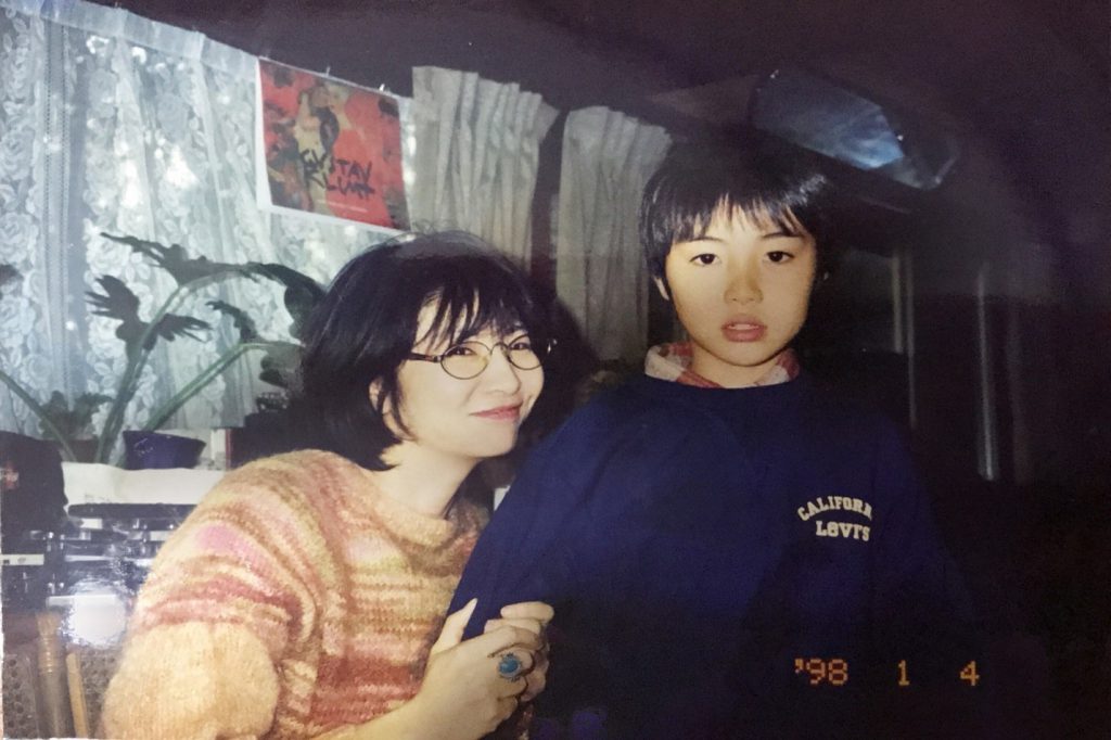 A young Manabu Goto and his mother