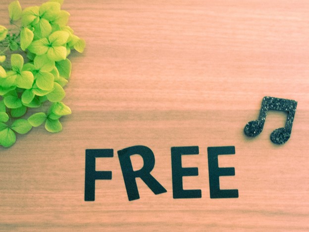 Letters on a table form the word "Free"