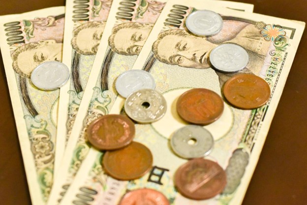 Japanese yen bills and coins